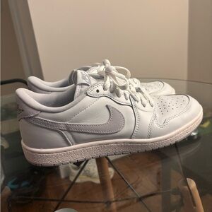 Nike White Leather Sneakers Classic Minimalist Design